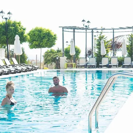 Marina White Sands 3*